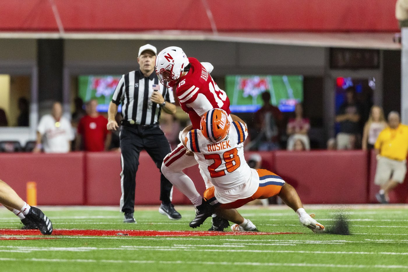 Heralded Nebraska freshman QB Dylan Raiola takes his lumps in OT loss to Illinois | iNFOnews.ca