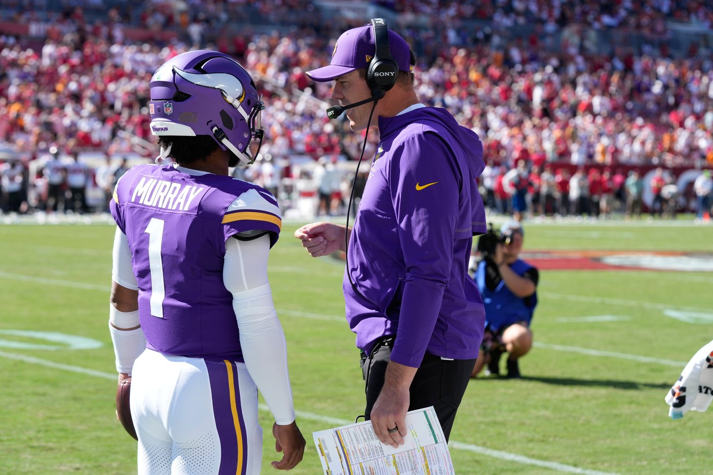 Vikings are undefeated despite an out-of-sync offense, carrying confidence they will 'ascend' | iNFOnews.ca
