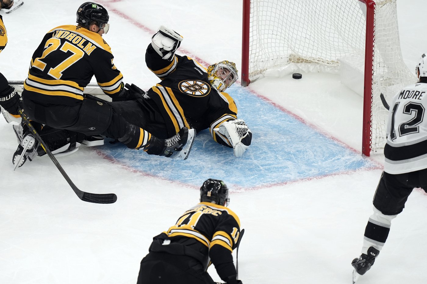 Pastrnak scores in overtime as the Bruins beat the Kings 2-1 | iNFOnews.ca