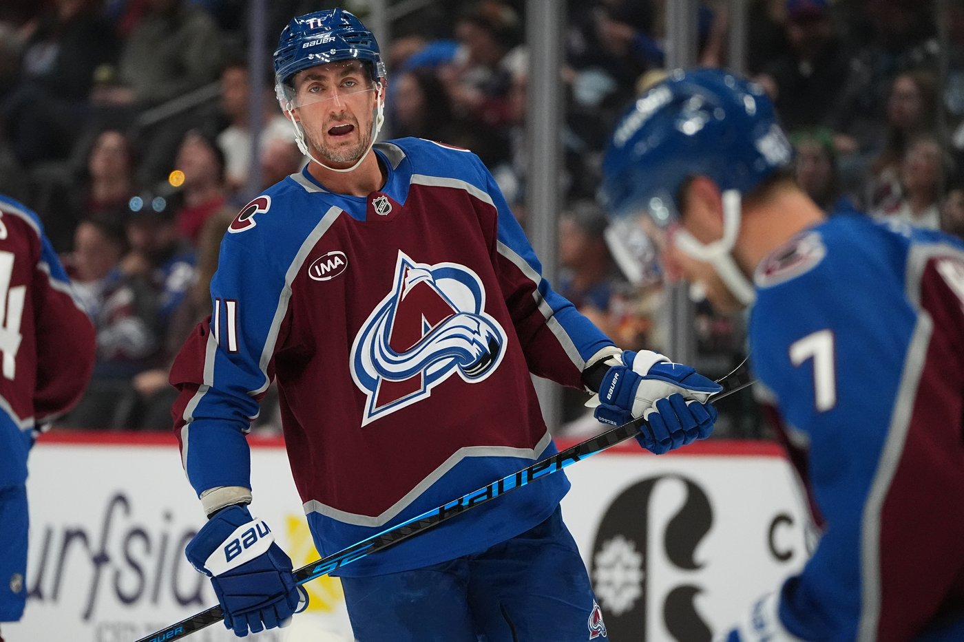 MacKinnon scores go-ahead goal early in 3rd, Avalanche beat Mammoth 2-1 in home opener | iNFOnews.ca MacKinnon scores go-ahead goal early in 3rd, Avalanche beat Mammoth 2-1 in home opener | iNFOnews.ca
