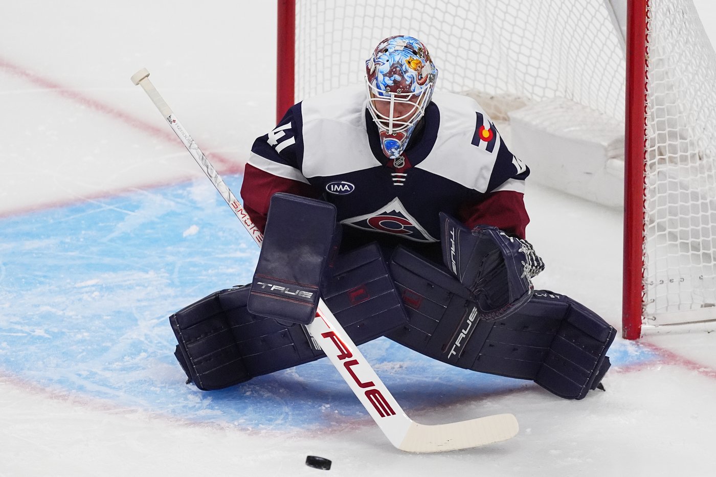 Burns, Necas give Avalanche early lead in 3-2 win over Jets for 12th straight home win | iNFOnews.ca
