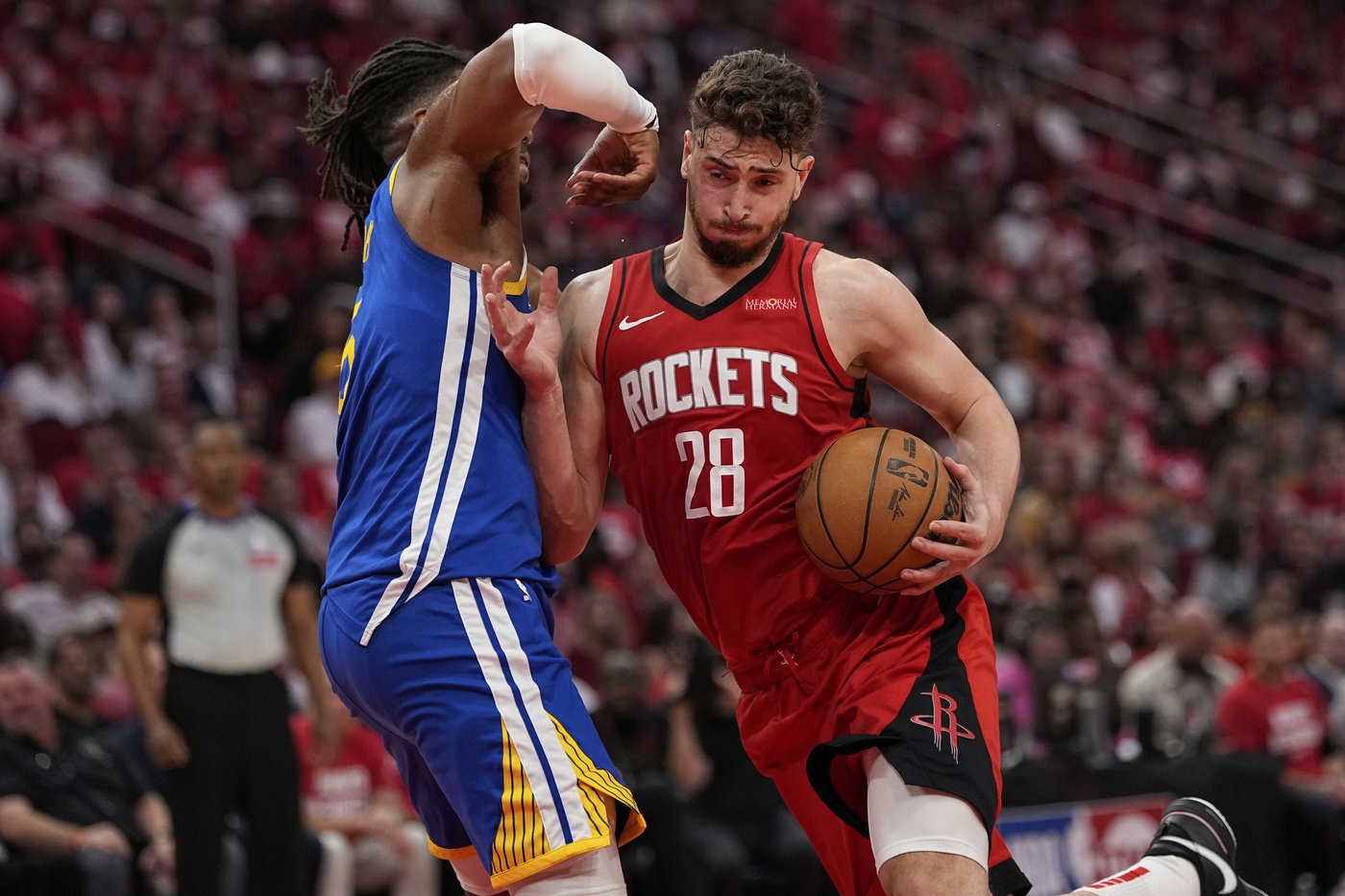VanVleet and Thompson lead the way as Rockets avoid elimination, routing Warriors 131-116 in Game 5 | iNFOnews.ca