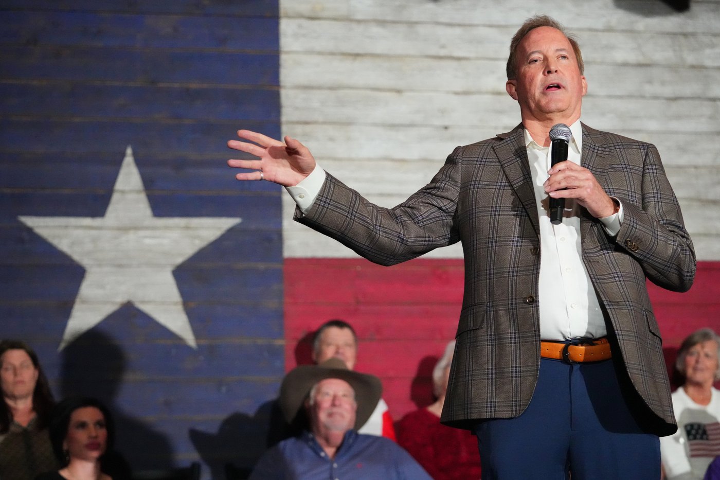 Texas Republican Paxton steps up his Senate bid against GOP Sen. Cornyn ahead of early voting | iNFOnews.ca