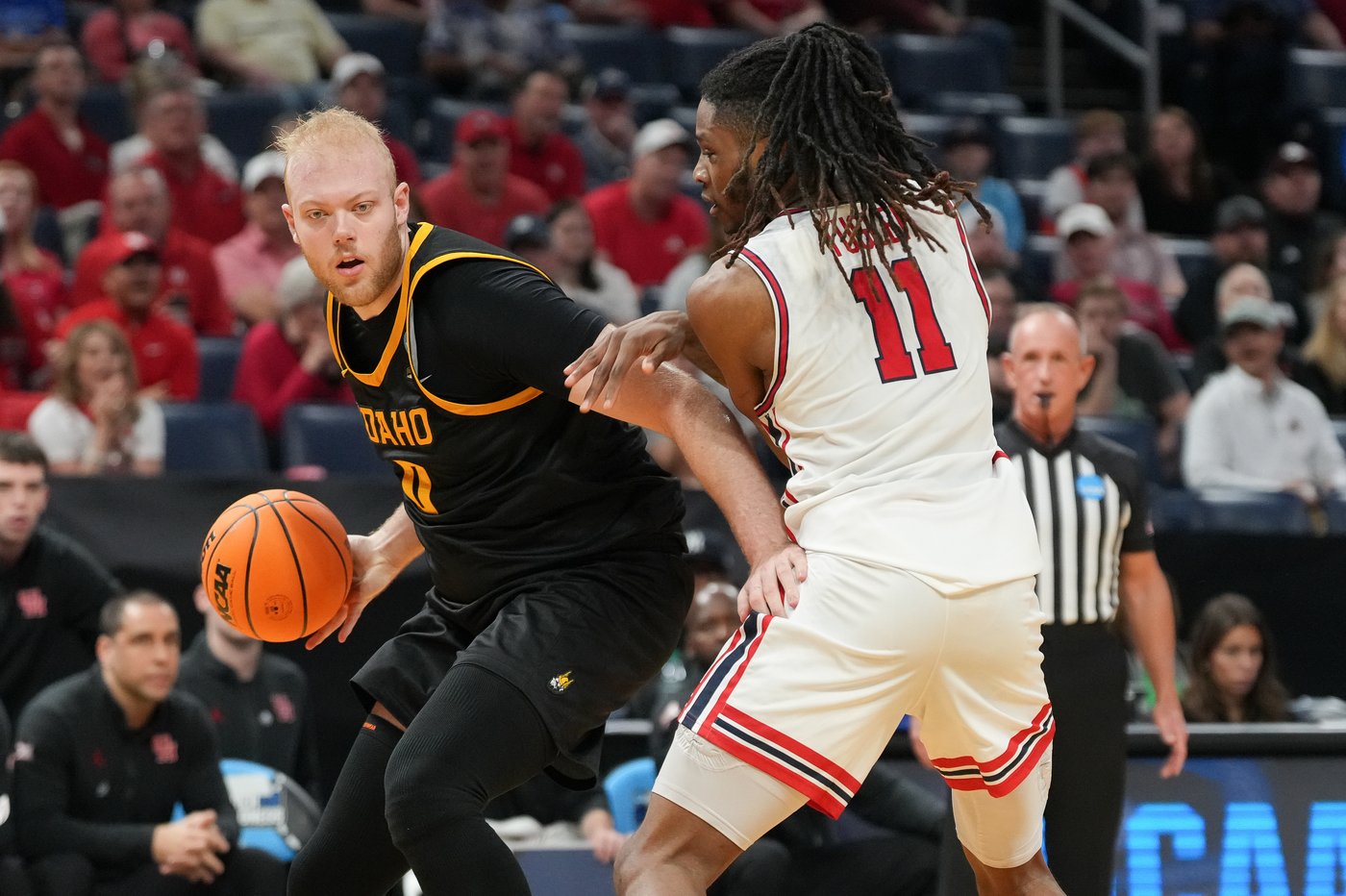 Houston routs Idaho 78-47 in return to March Madness after losing in last year's championship game | iNFOnews.ca
