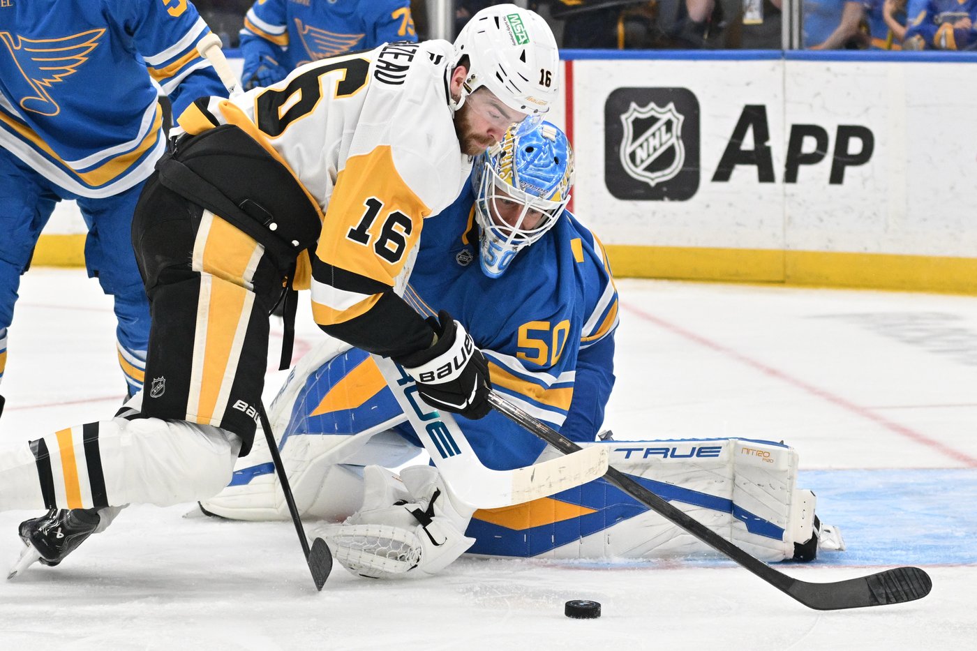 Jimmy Snuggerud scores twice, leads Blues back from 3-goal deficit to beat Penguins 7-5 | iNFOnews.ca
