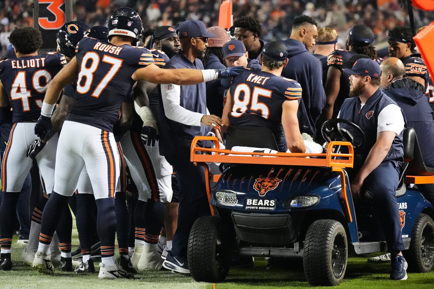 Cole Kmet sidelined by season-ending knee injury, testing tight end depth for the Chicago Bears | iNFOnews.ca