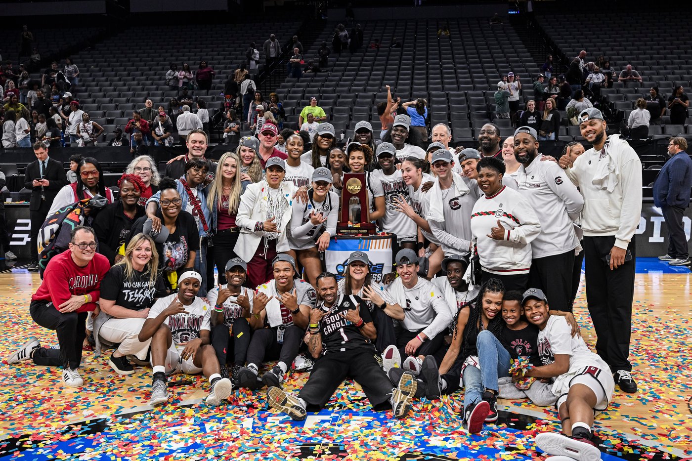 Edwards, Makeer power South Carolina past TCU 78-52 to reach the Final Four | iNFOnews.ca Edwards, Makeer power South Carolina past TCU 78-52 to reach the Final Four | iNFOnews.ca