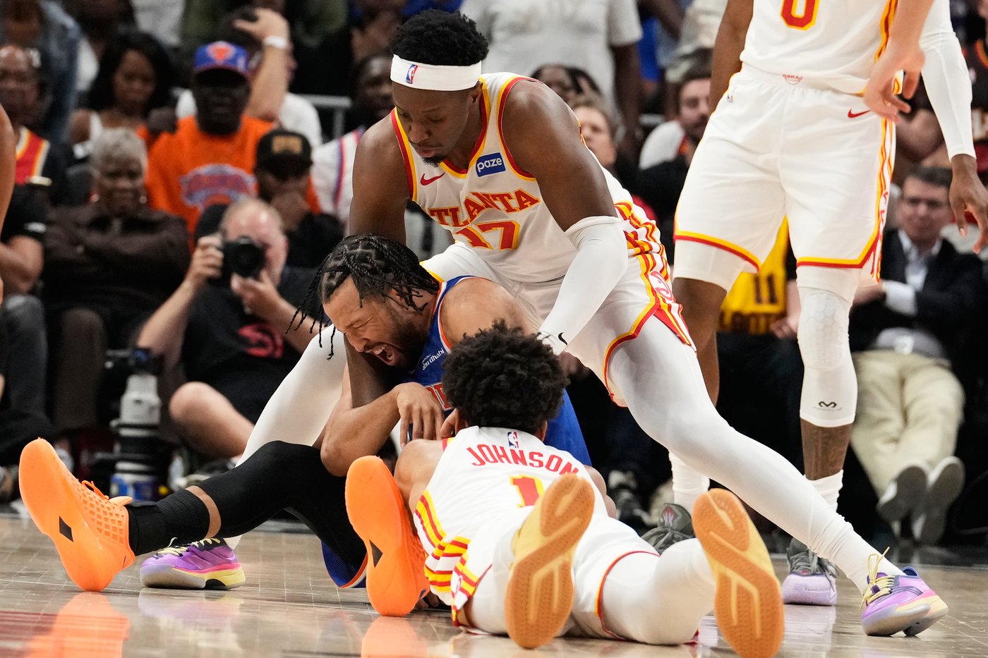 Celtics and Spurs can advance on Tuesday. The Knicks and Hawks play the first pivotal Game 5 of 2026 | iNFOnews.ca