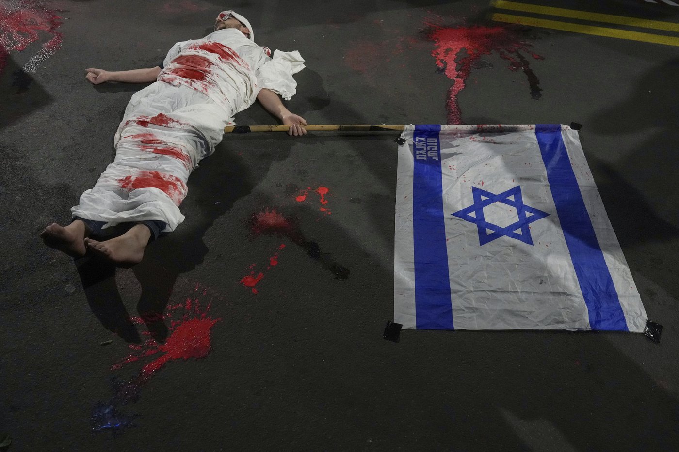 Israel detains the director of one of northern Gaza's last functioning hospitals during a raid | iNFOnews.ca Israel detains the director of one of northern Gaza's last functioning hospitals during a raid | iNFOnews.ca