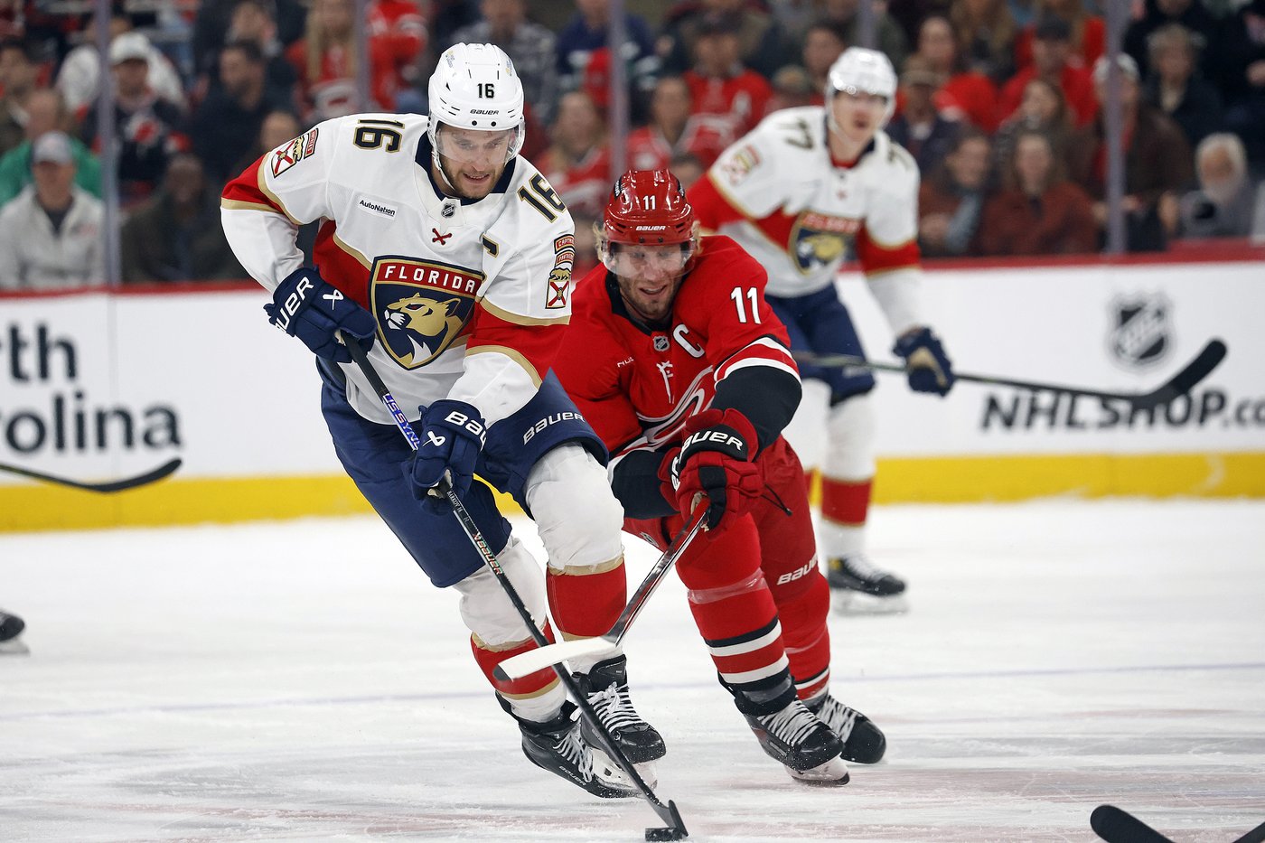 Greer, Lundell help Panthers beat back Hurricanes 6-3 | iNFOnews.ca