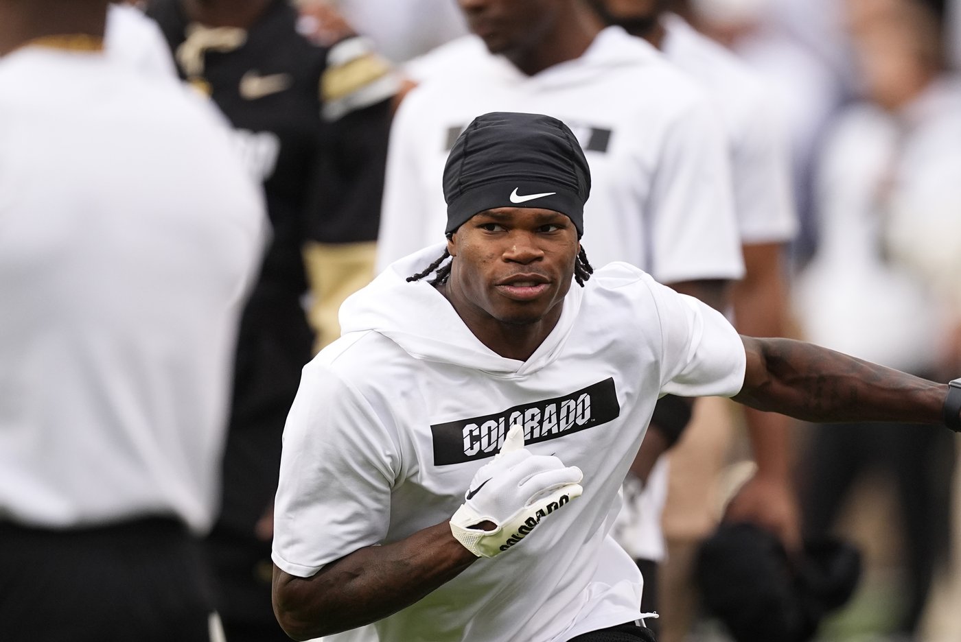 Powered by candy, music and big plays, Colorado 2-way star Travis Hunter in mix of Heisman race | iNFOnews.ca