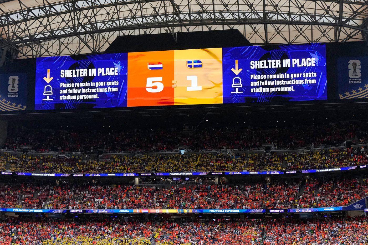 Fans told to shelter in place after Netherlands' 5-1 win over Sweden in Houston due to lightning | iNFOnews.ca