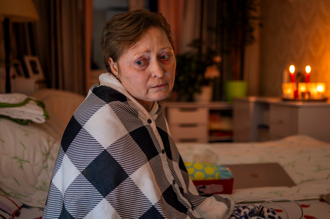 Freezing and in the dark, Kyiv residents are stranded in tower blocks as Russia targets power system | iNFOnews.ca