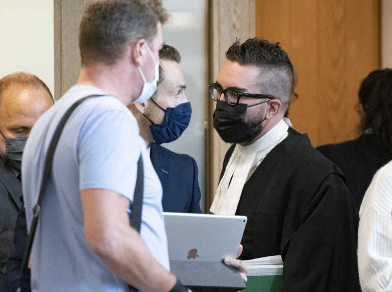 Man who killed 2 people with sword in Quebec City on Halloween 2020 granted new trial | iNFOnews.ca