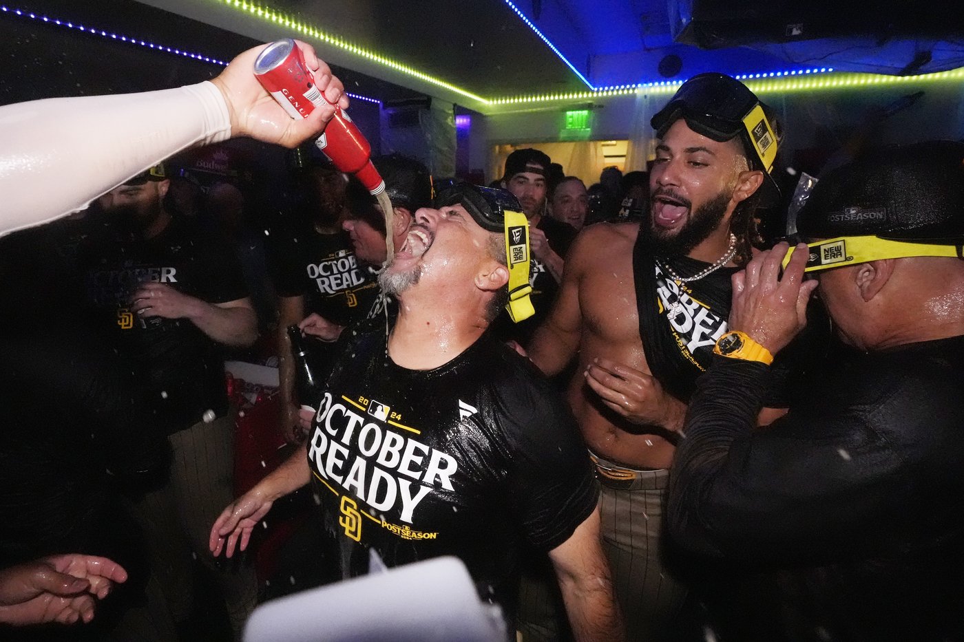 Padres clinch postseason berth with 4-2 win over NL West-leading Dodgers in opener of crucial series | iNFOnews.ca