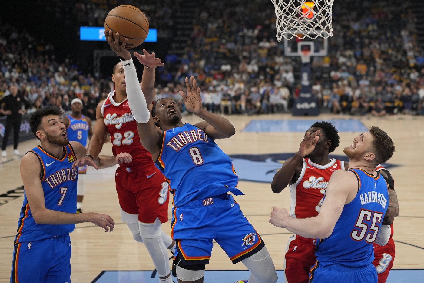 Thunder get time to rest after sweeping Grizzlies to become first team to reach 2nd round | iNFOnews.ca