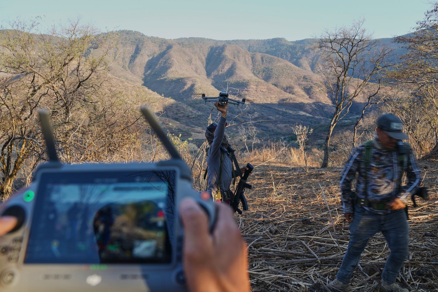 They were under siege by a Mexican cartel. Now these civilians fight back with AK-47s and grenades | iNFOnews.ca They were under siege by a Mexican cartel. Now these civilians fight back with AK-47s and grenades | iNFOnews.ca