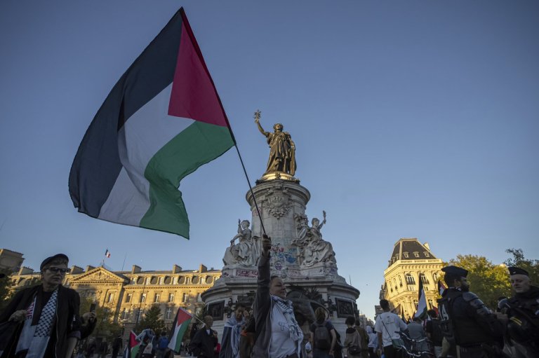 French mayors to fly Palestinian flags despite government orders | iNFOnews.ca