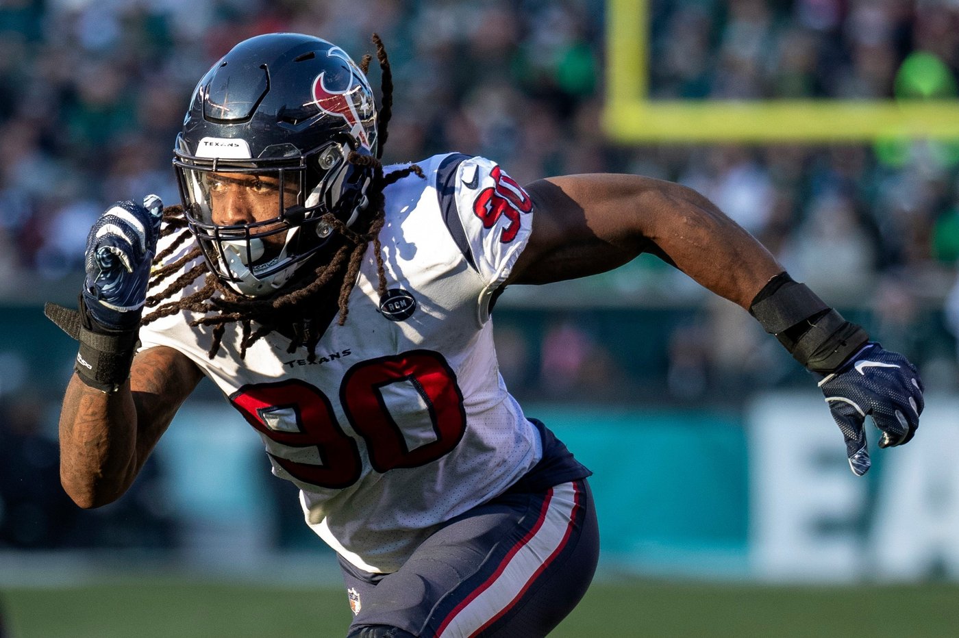 Pass rusher Jadeveon Clowney reunites with the Texans on a 1-year deal, AP source says | iNFOnews.ca