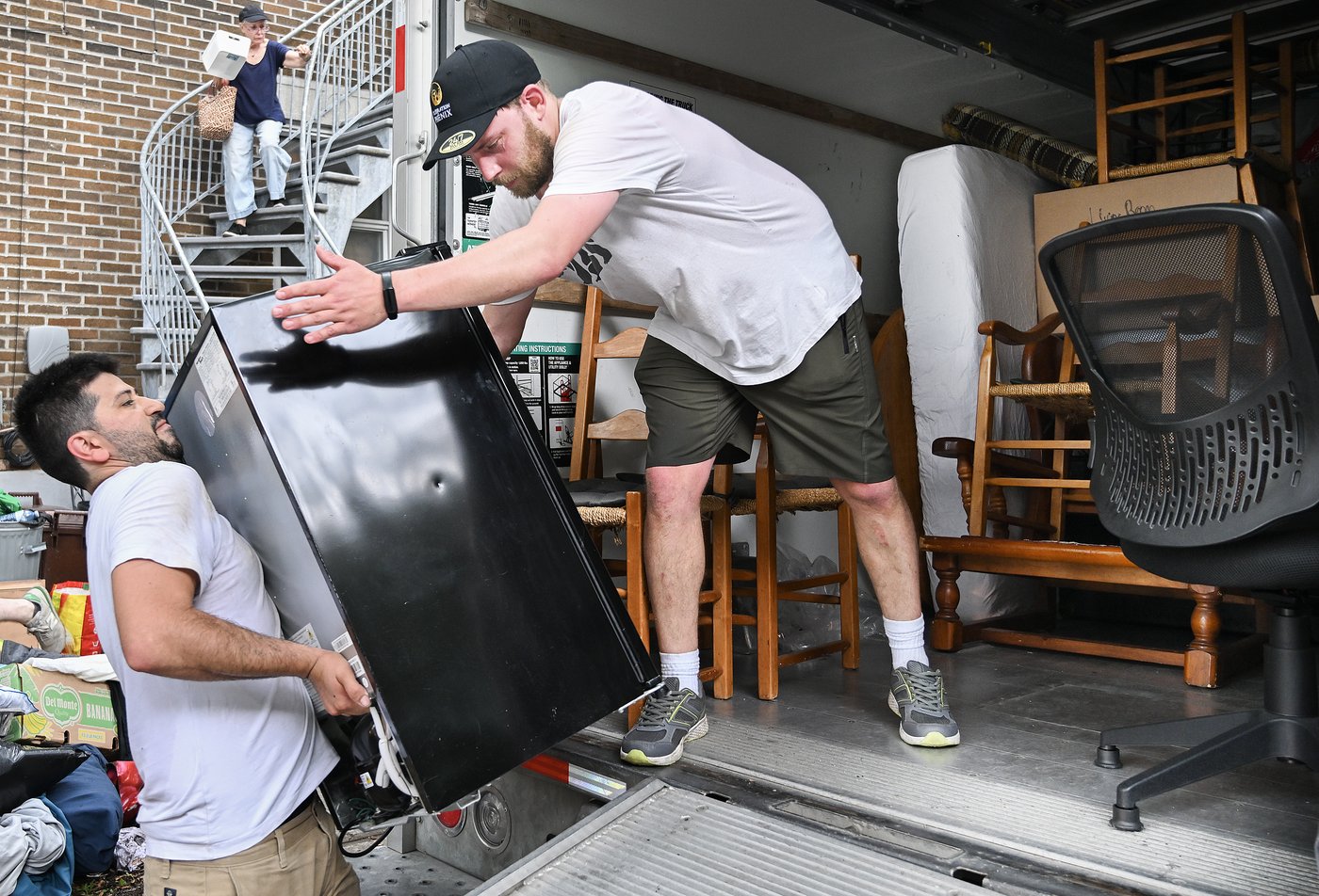 Moving day: Health experts' advice on avoiding injuries, especially during heat wave | iNFOnews.ca Moving day: Health experts' advice on avoiding injuries, especially during heat wave | iNFOnews.ca