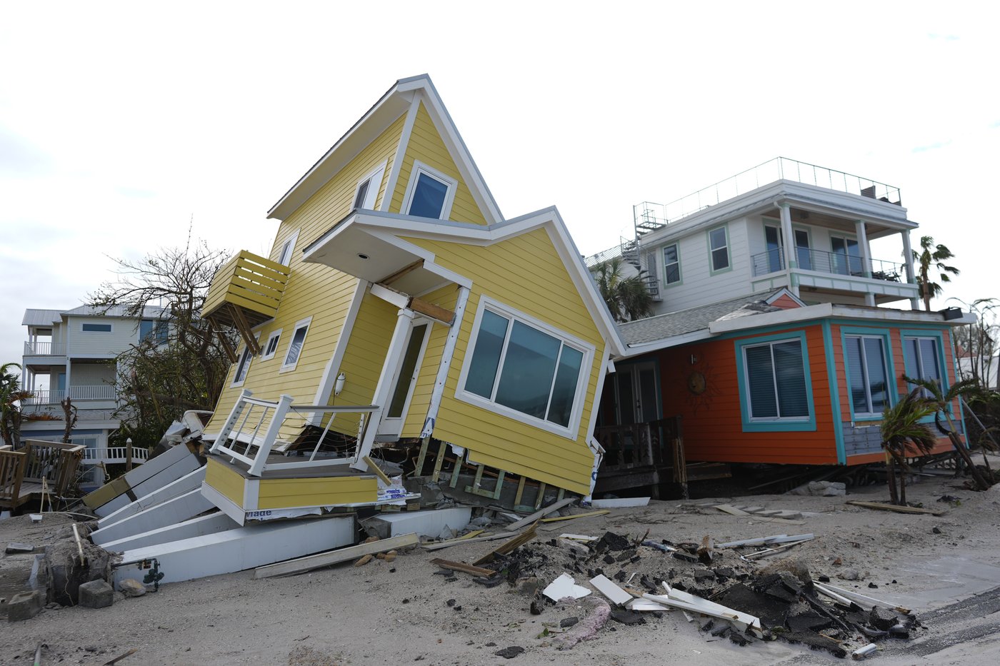 The Latest: Milton causes widespread power outages and several deaths in Florida | iNFOnews.ca