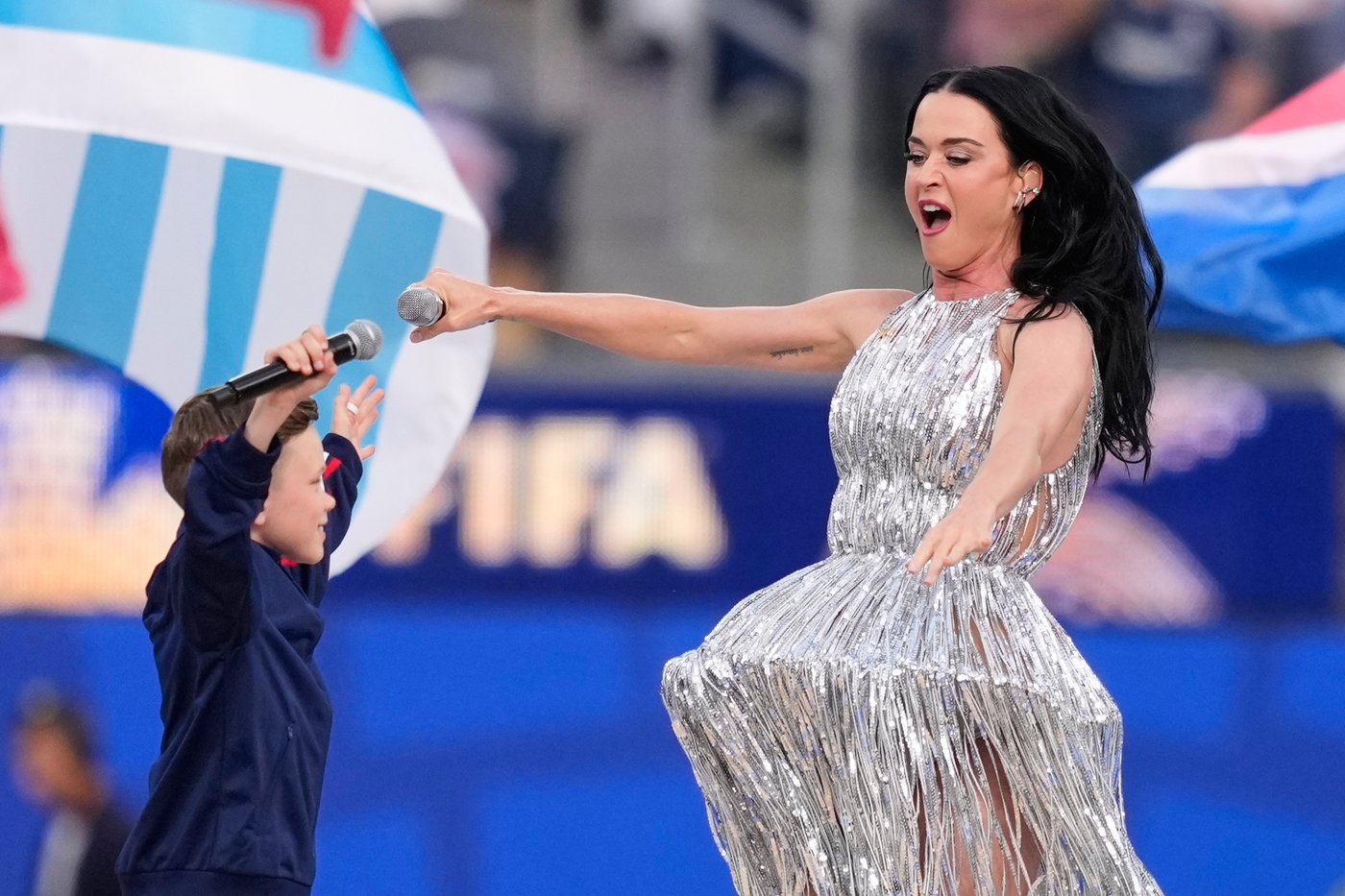 Justin Trudeau skipped Canada World Cup opener because girlfriend Katy Perry performed at US game | iNFOnews.ca