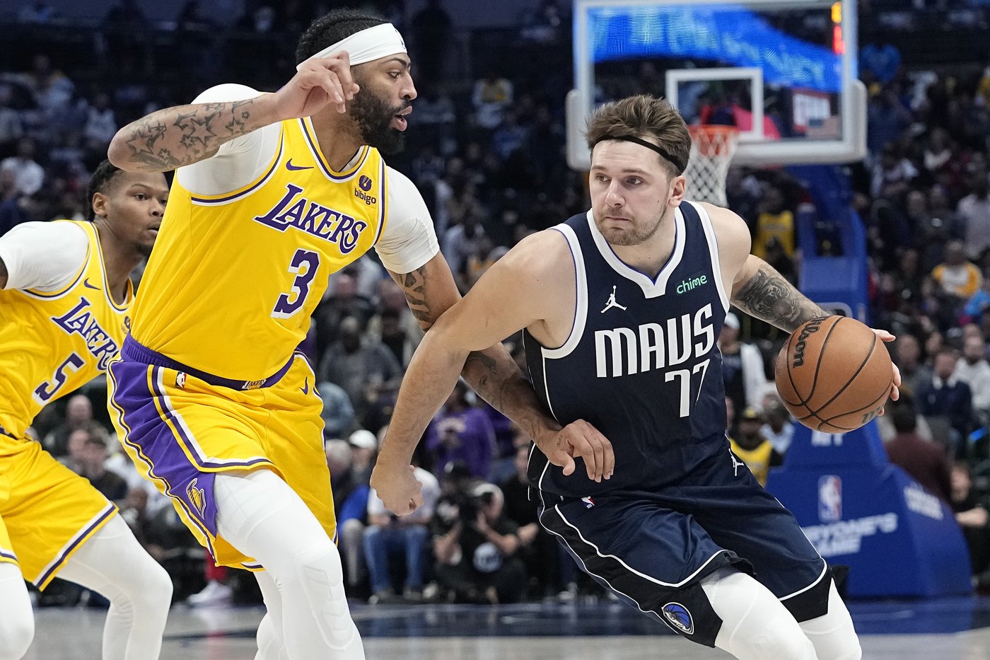 Luka Doncic heads to the Lakers and Anthony Davis goes to the Mavs in blockbuster trade | iNFOnews.ca Luka Doncic heads to the Lakers and Anthony Davis goes to the Mavs in blockbuster trade | iNFOnews.ca