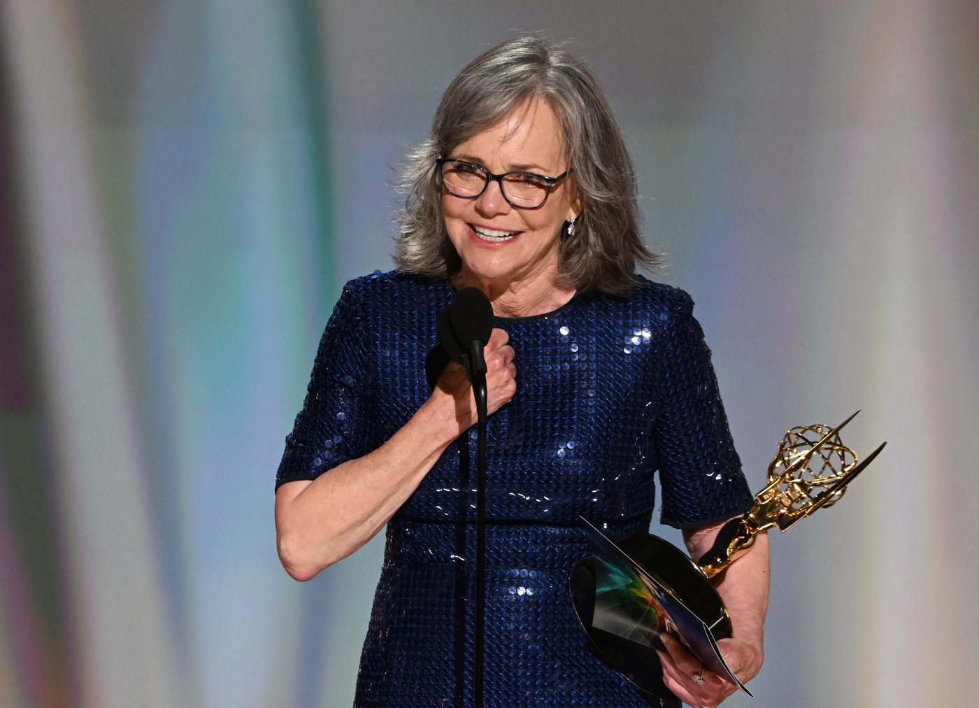 Sally Field shouts out Canada at Emmy Awards as Hollywood honours Catherine O'Hara | iNFOnews.ca Sally Field shouts out Canada at Emmy Awards as Hollywood honours Catherine O'Hara | iNFOnews.ca