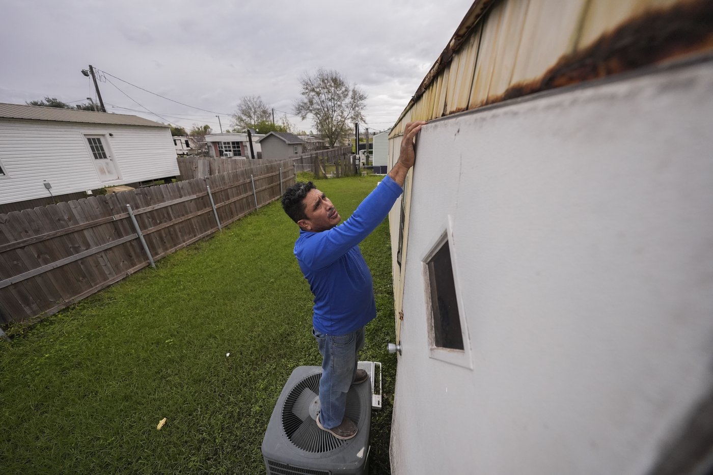 From LA wildfires to hurricanes, immigrants help rebuild after disasters. Some may face deportation | iNFOnews.ca From LA wildfires to hurricanes, immigrants help rebuild after disasters. Some may face deportation | iNFOnews.ca