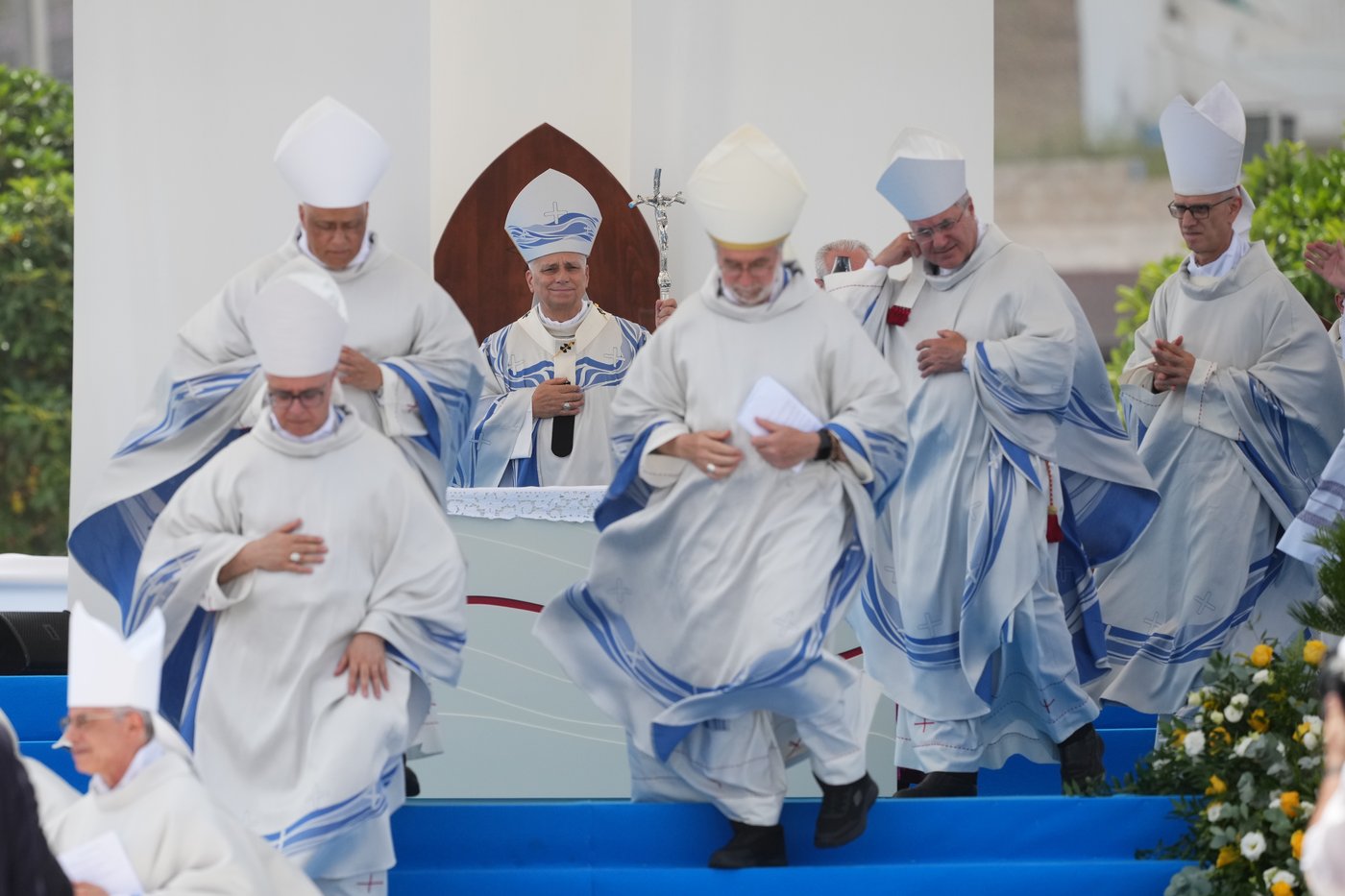 Pope heads on vacation after decisive flexing of papal muscle on international and church stage | iNFOnews.ca