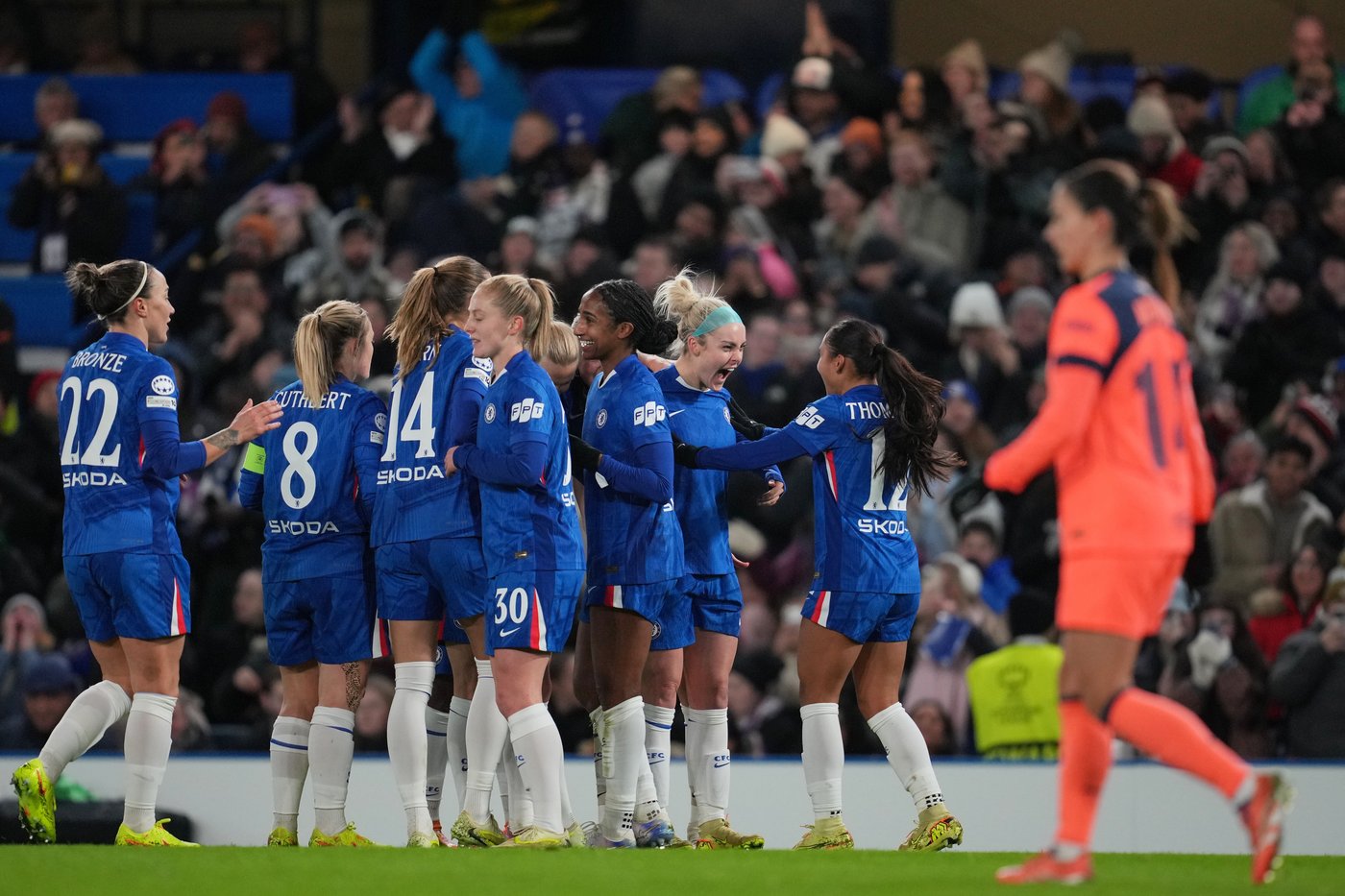 Chelsea and Barcelona draw 1-1 in the Women's Champions League, Bayern beats last-place PSG | iNFOnews.ca