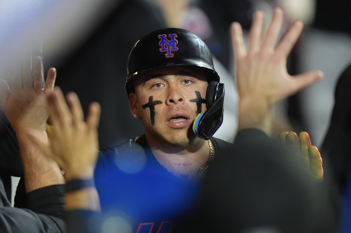 Mets score 10 runs in 3 straight games for 1st time, delay Phillies' playoff clinch with 10-6 win | iNFOnews.ca Mets score 10 runs in 3 straight games for 1st time, delay Phillies' playoff clinch with 10-6 win | iNFOnews.ca