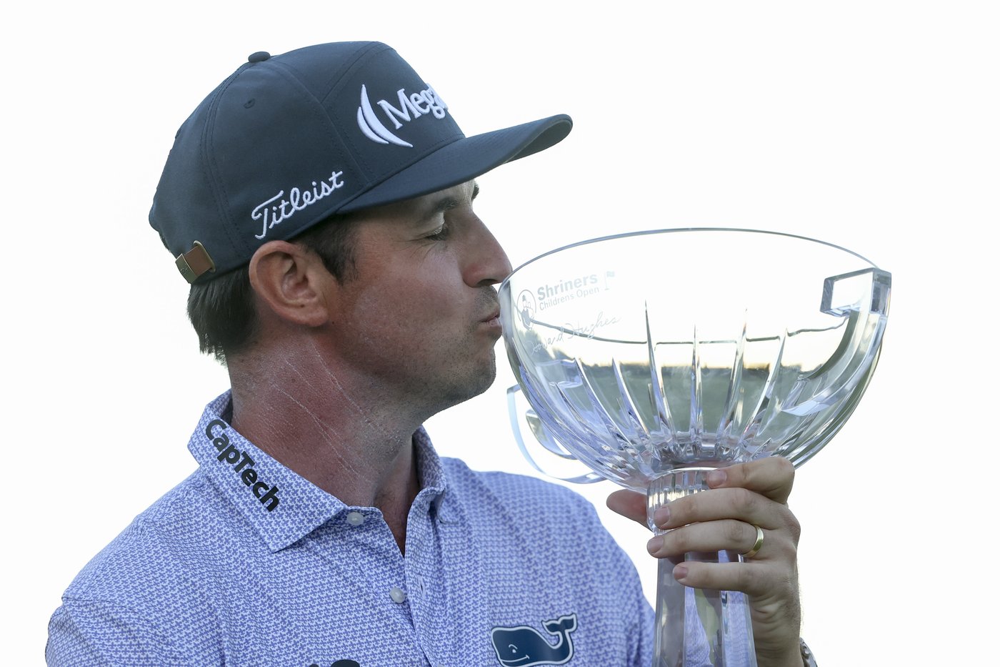 J.T. Poston ends long day in Las Vegas with 3rd career PGA Tour title | iNFOnews.ca