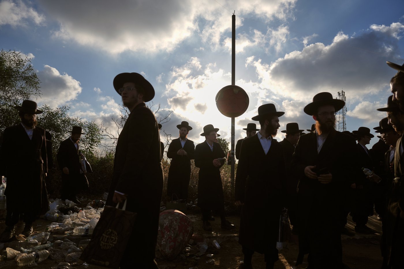 Photos of ultra-Orthodox Jews protesting military conscription in Israel | iNFOnews.ca
