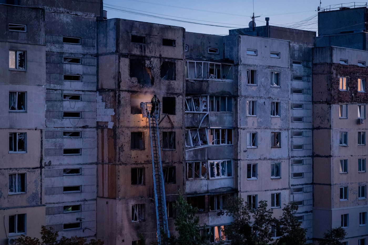 Round-the-clock Russian attacks disrupt daily life and exhaust Kyiv residents, in photos | iNFOnews.ca
