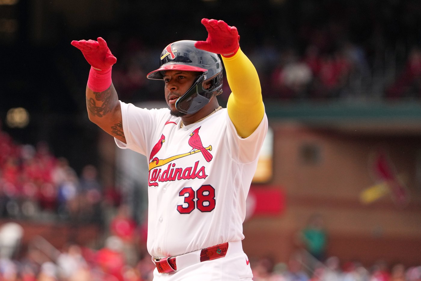 Torres homers, Walker hits RBI double as Cardinals rally past crumbling Reds 5-3 for series sweep | iNFOnews.ca