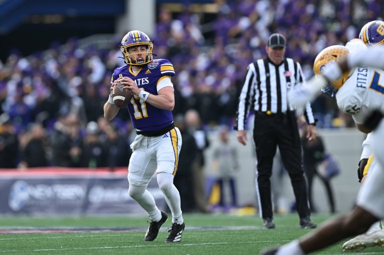 Long ECU touchdown negated by inadvertent whistle in Military Bowl, then Pitt scores 2 plays later | iNFOnews.ca