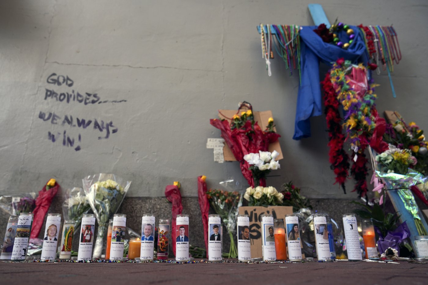 New Orleans attacker had suspected bomb materials at home, reserved truck weeks ago, officials say | iNFOnews.ca