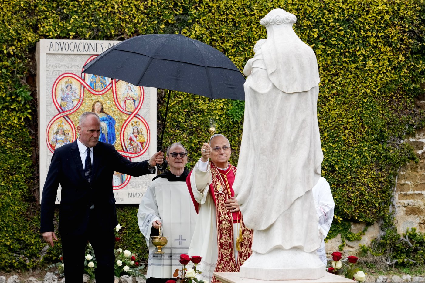 Pope gets invitation to visit Peru during a Vatican garden party, then stays for lunch | iNFOnews.ca Pope gets invitation to visit Peru during a Vatican garden party, then stays for lunch | iNFOnews.ca