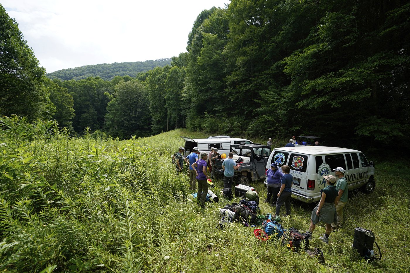 Volunteers repair damaged parts of Appalachian Trail by hand almost a year after Helene | iNFOnews.ca