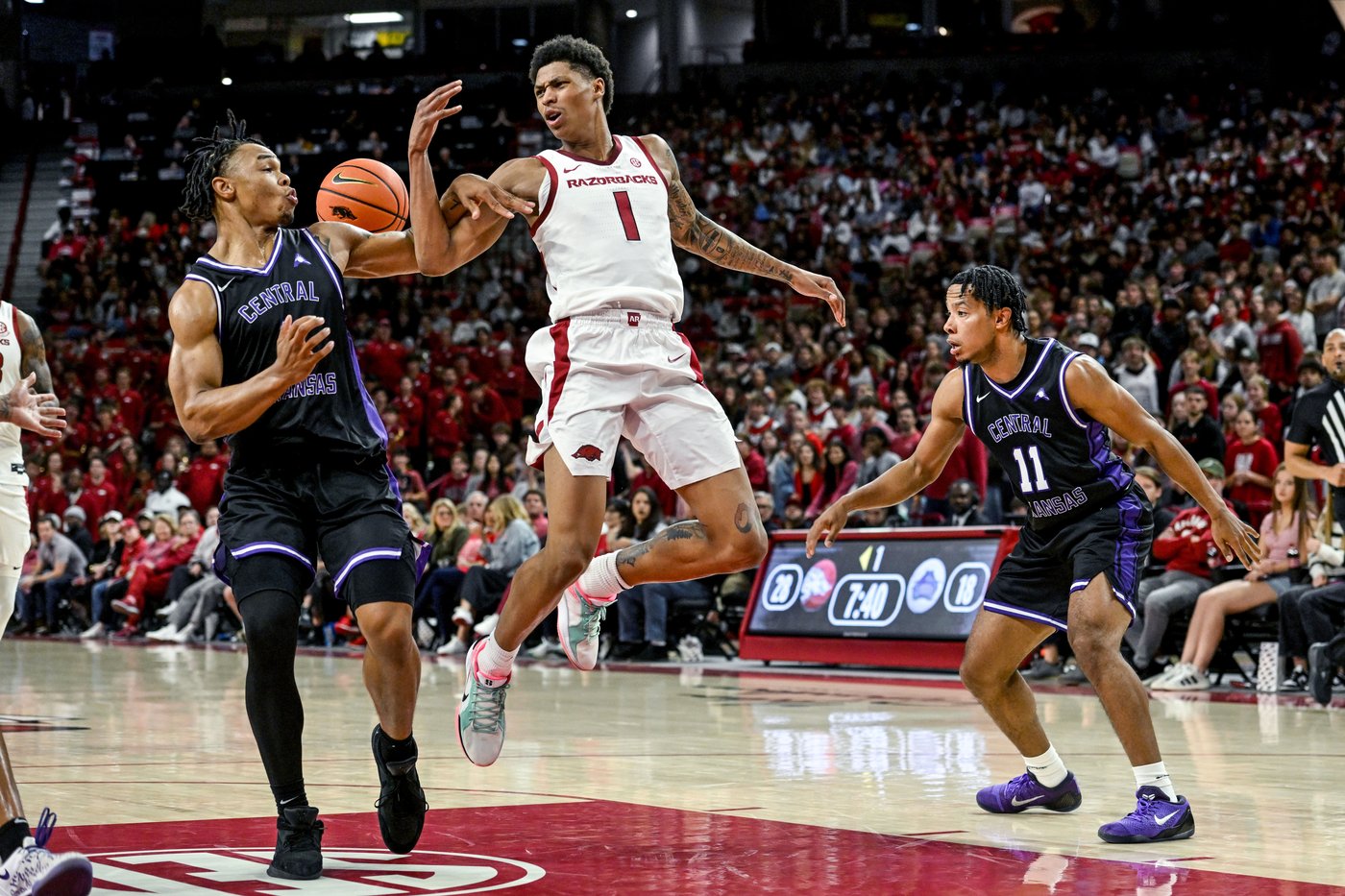 Acuff Jr. leads fourArkansas players in double figures as Razorbacks roll Central Arkansas, 93-56 | iNFOnews.ca Acuff Jr. leads fourArkansas players in double figures as Razorbacks roll Central Arkansas, 93-56 | iNFOnews.ca