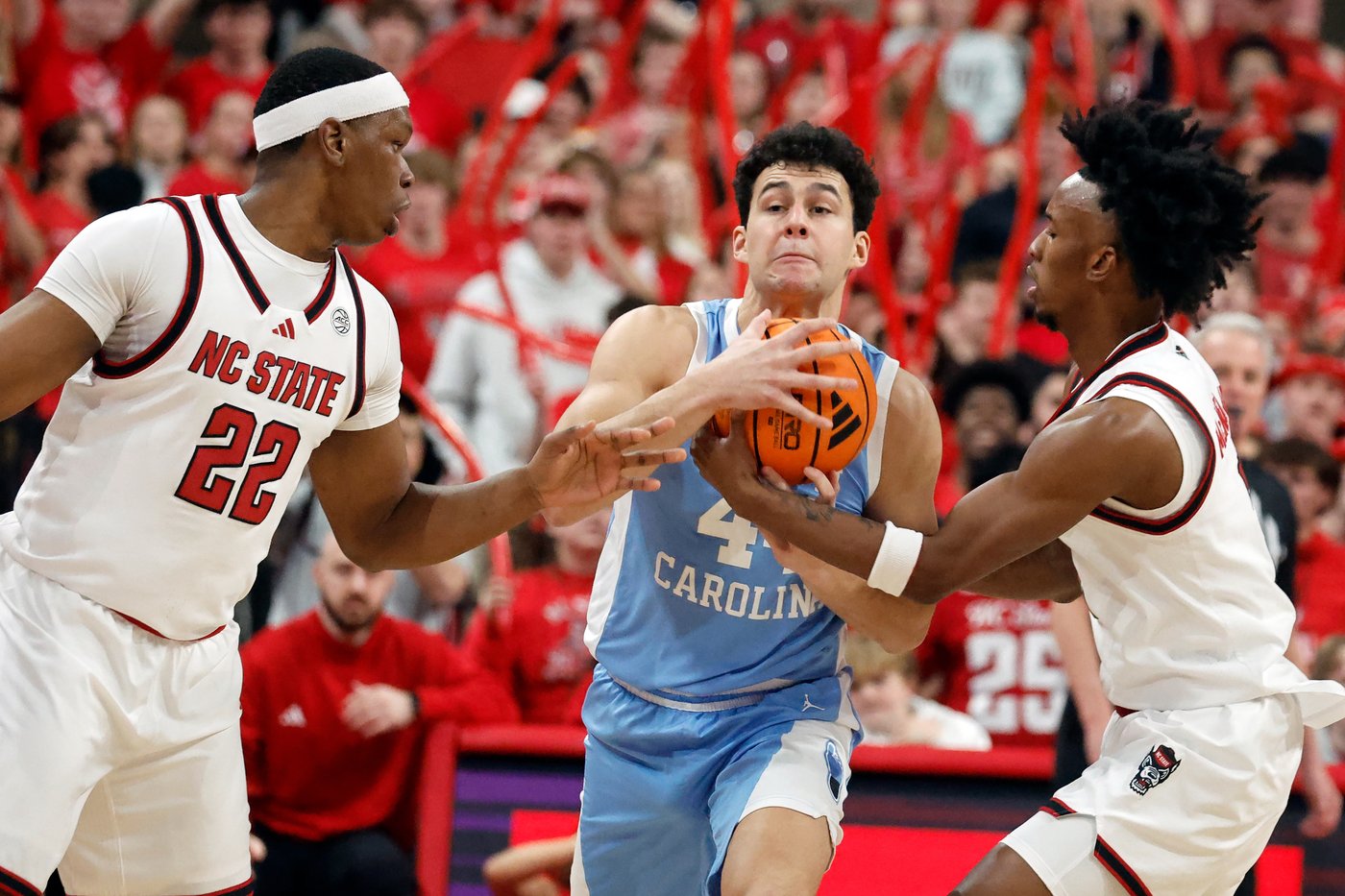 NC State rolls past 16th-ranked and injury-depleted rival North Carolina 82-58 | iNFOnews.ca NC State rolls past 16th-ranked and injury-depleted rival North Carolina 82-58 | iNFOnews.ca