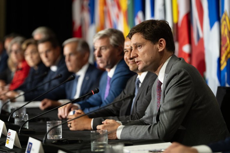 B.C. premier says businesses can tap into $1.5 billion fund if U.S. escalates tariffs | iNFOnews.ca