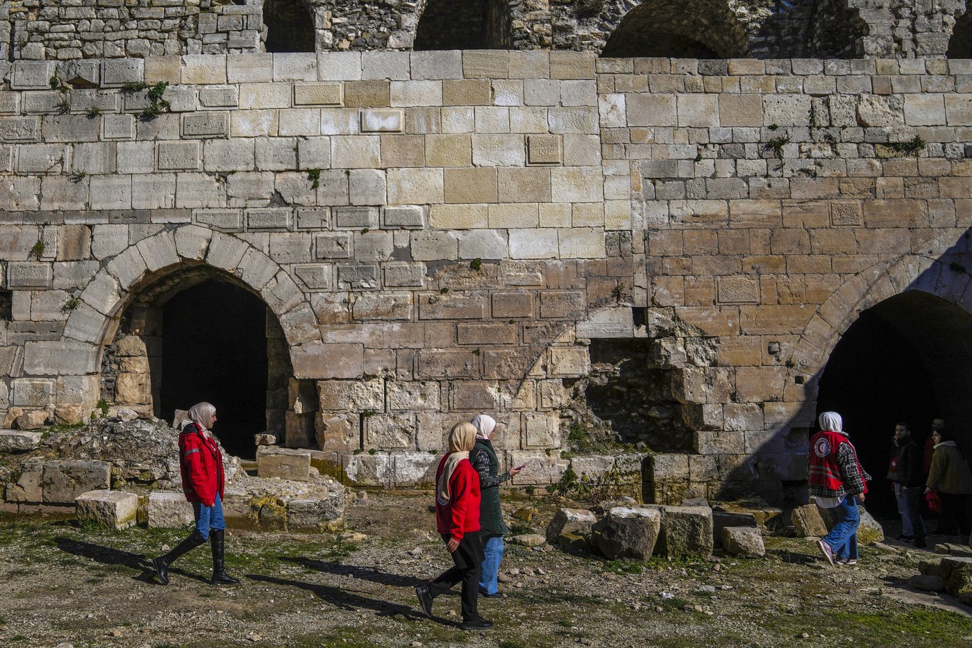 Experts push to restore Syria’s war-torn heritage sites, including renowned Roman ruins at Palmyra | iNFOnews.ca Experts push to restore Syria’s war-torn heritage sites, including renowned Roman ruins at Palmyra | iNFOnews.ca
