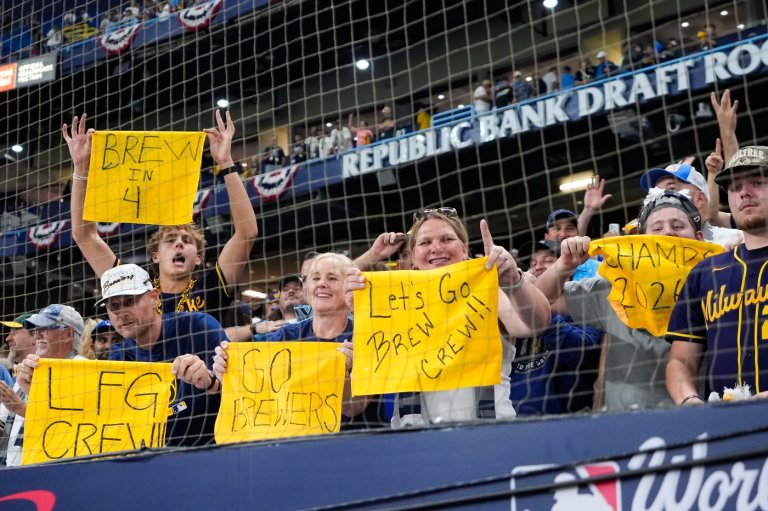 Brewers fans flock to the Trop, eager to celebrate the franchise's first World Series title | iNFOnews.ca