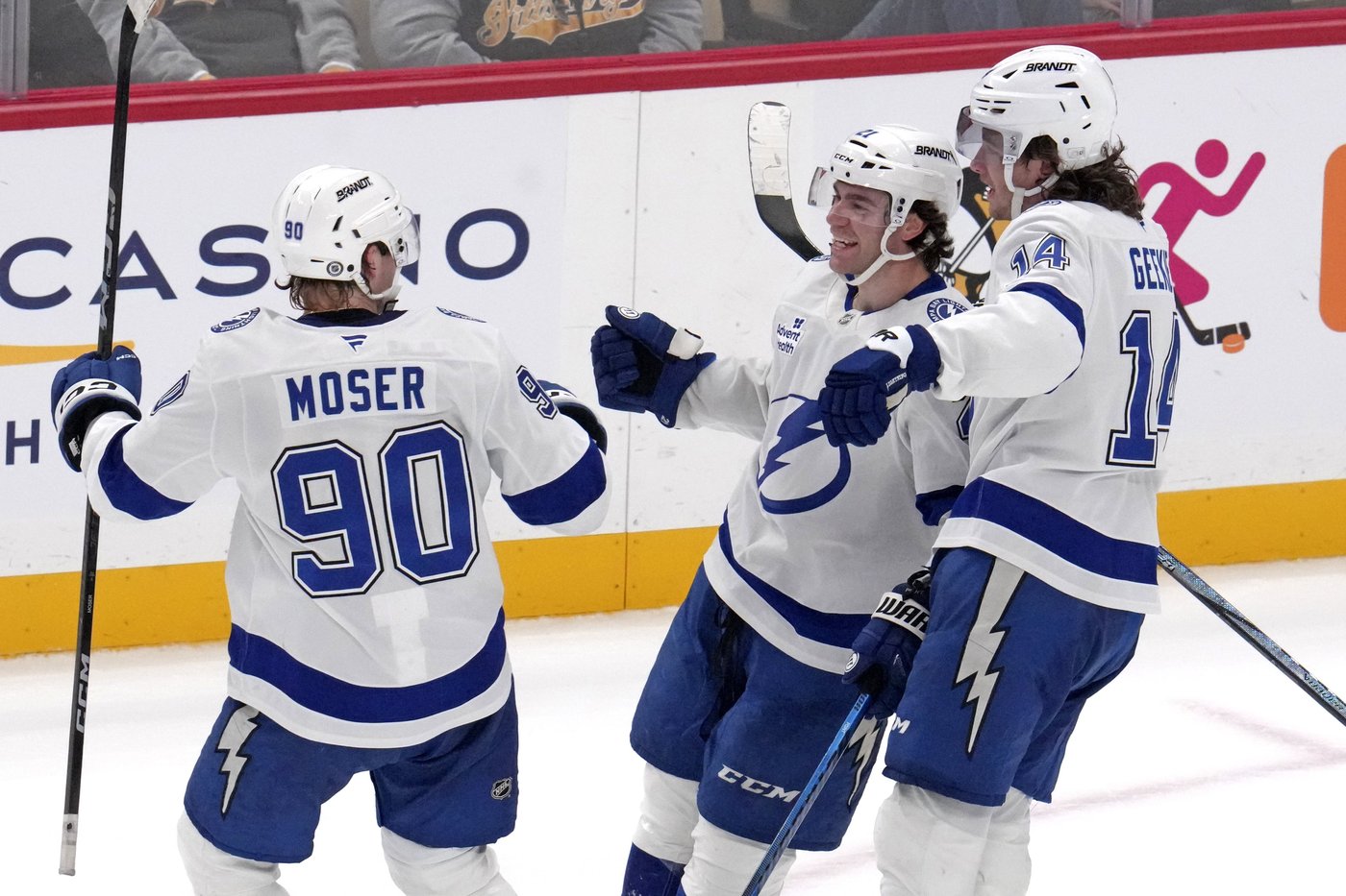 Brayden Point's OT winner helps Lightning rally past Penguins, 3-2 | iNFOnews.ca