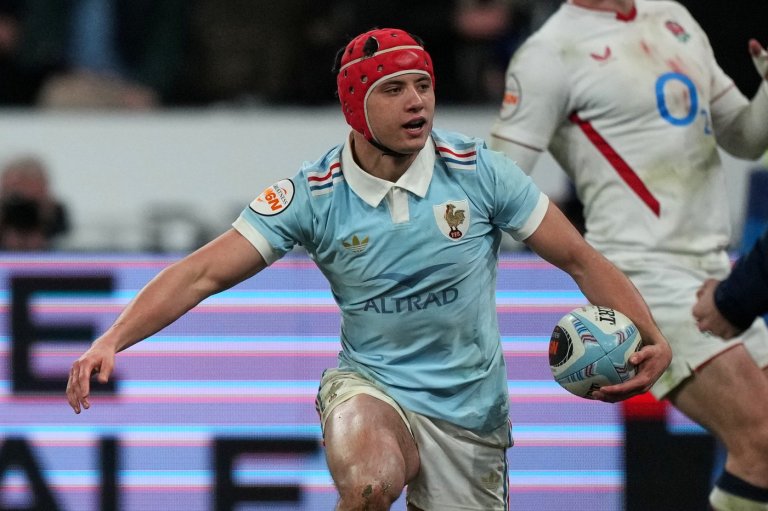 France wins back-to-back Six Nations titles after beating England 48-46 on last-second penalty | iNFOnews.ca