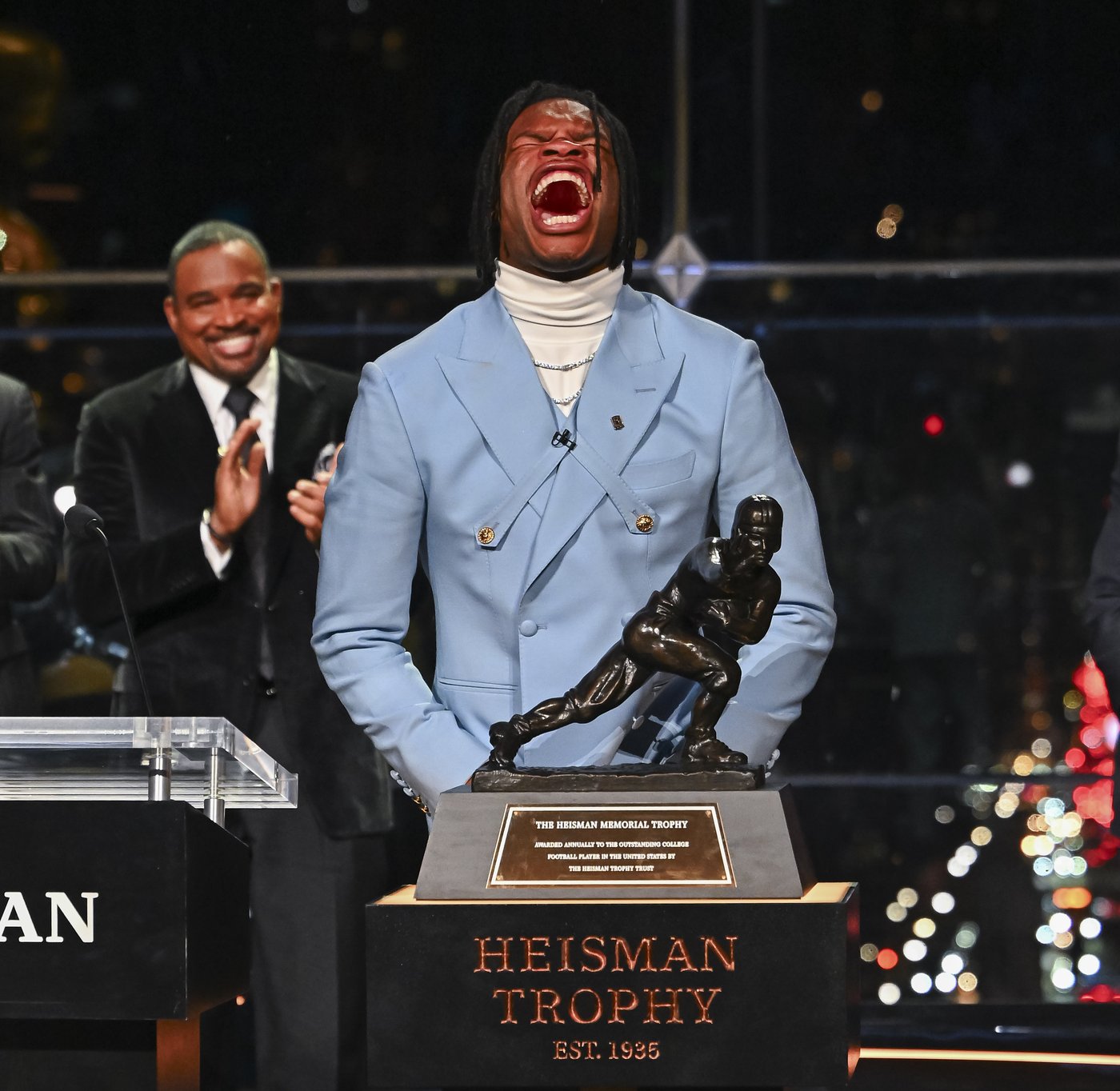 PHOTO COLLECTION: Heisman Trophy Football | iNFOnews.ca PHOTO COLLECTION: Heisman Trophy Football | iNFOnews.ca