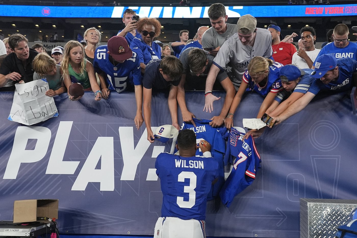 Russell Wilson brings leadership and quarterback stability to the New York Giants | iNFOnews.ca