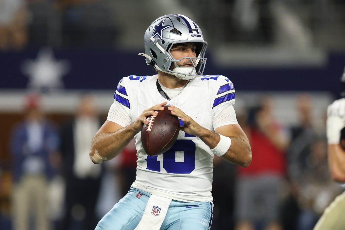 Cowboys waive backup QB Joe Milton and say tackle Broderick Jones will compete to start | iNFOnews.ca